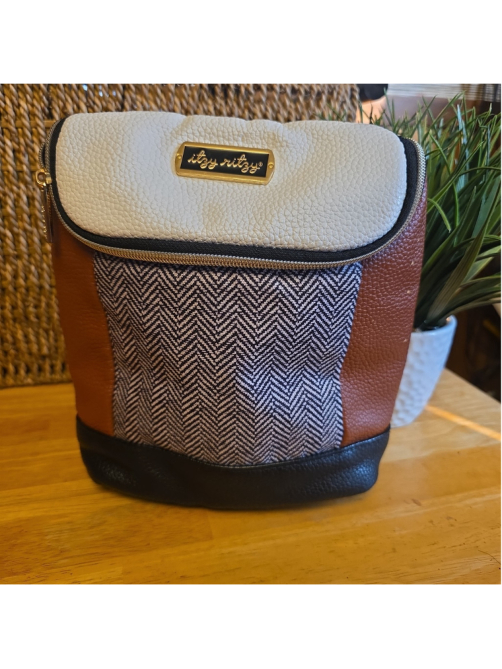 Itzy Ritzy Insulated Baby Bottle Tote Bag w/ Handle, Faux Leather Multicolor